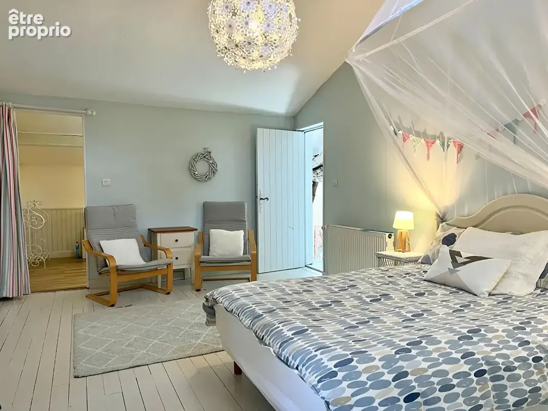 Élégante propriété familiale avec piscine dans un cadre paisible - photo 14