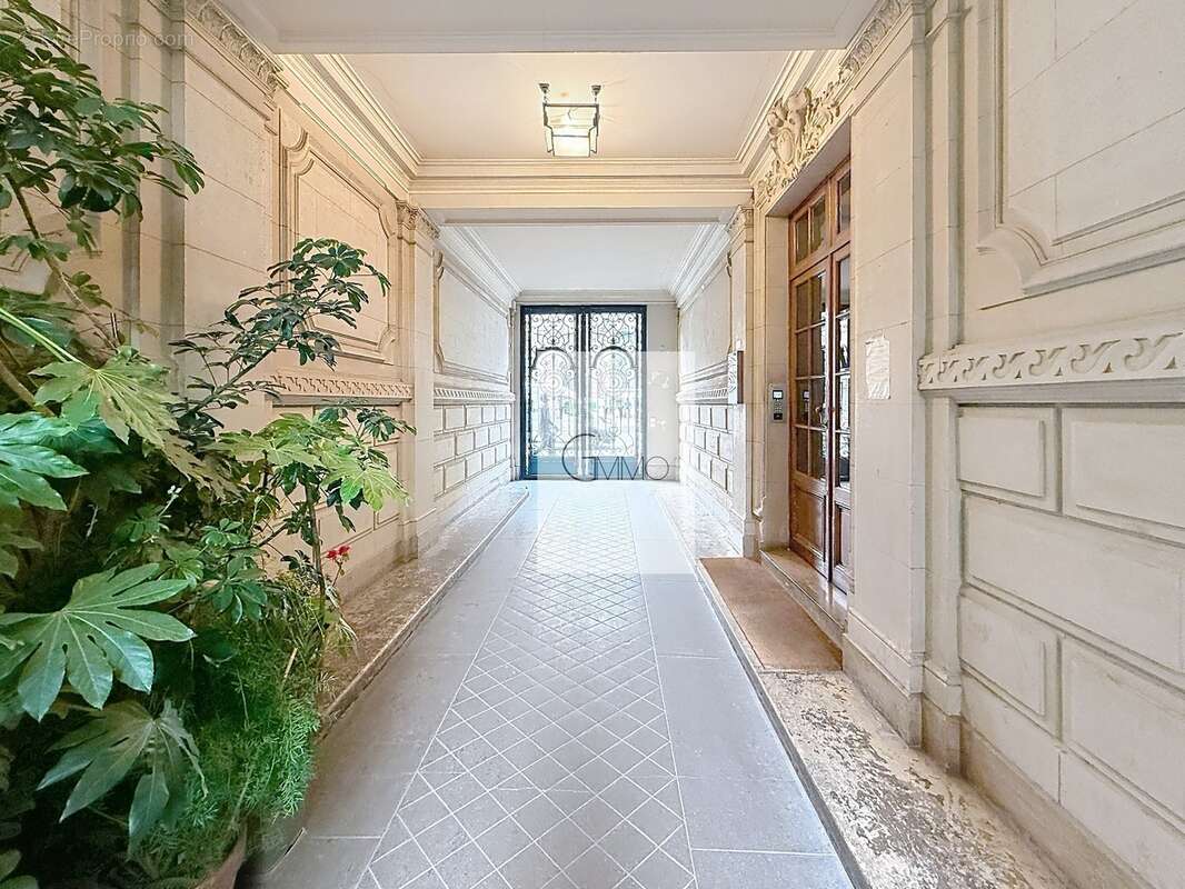 Commerce à PARIS-18E