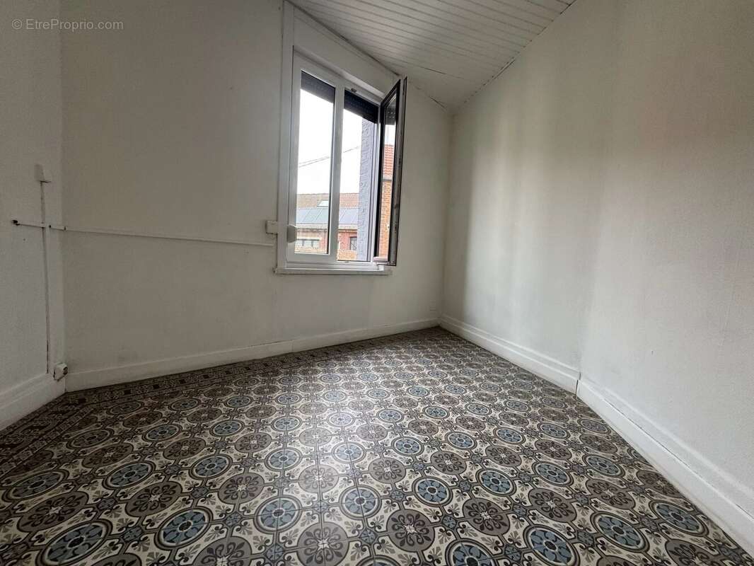 Maison 4 chambres , garage 60m² - photo 9