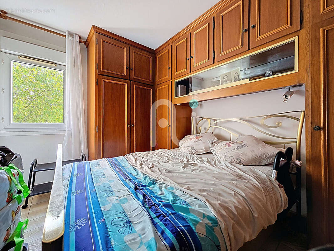 Appartement à VILLENEUVE-LA-GARENNE