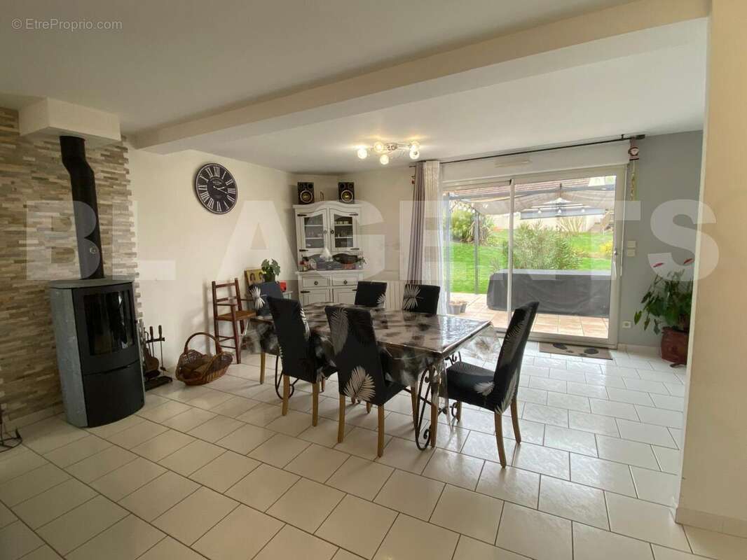 WhatsApp Image 2025-12-05 à 09 - Maison à BONNETABLE