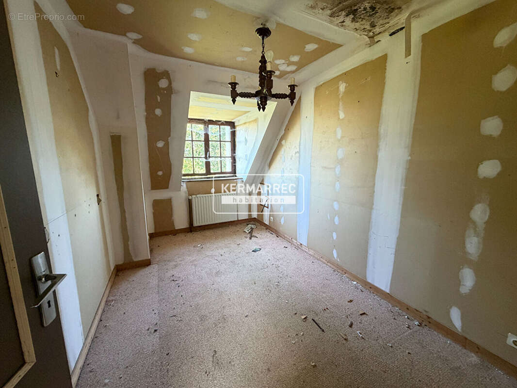 A VENDRE Maison 7 pièces à SAINT-M'HERVE - 127 300  HAI - photo 8
