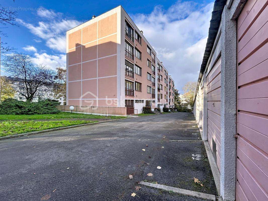 Appartement à CORBEIL-ESSONNES