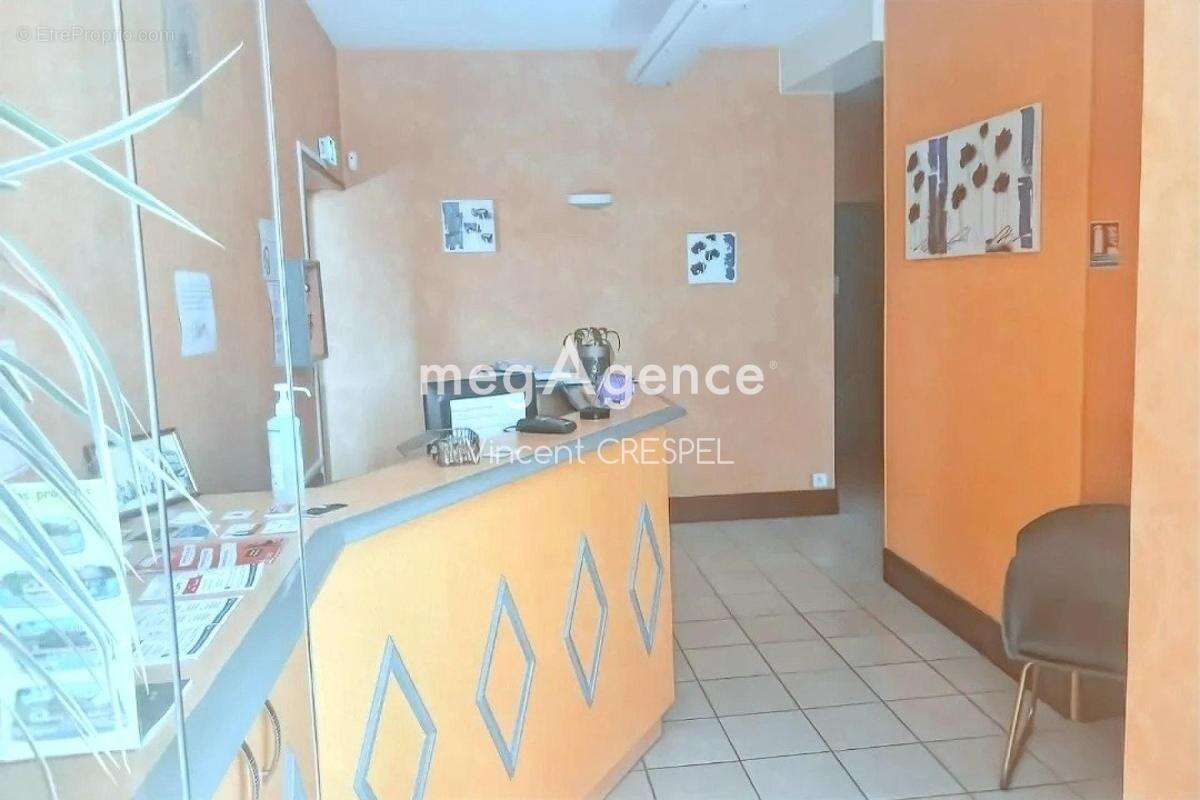 Hôtel Bar Restaurant 450m2 à vendre, potentiel exceptionnel - photo 4