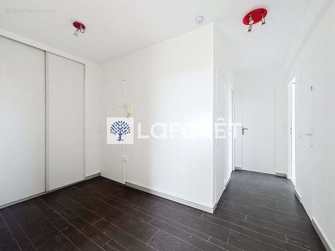 Appartement à SAINT-NOM-LA-BRETECHE