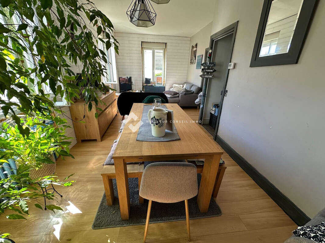 Maison 167 m² à La Monnerie-Le-Montel  - photo 3