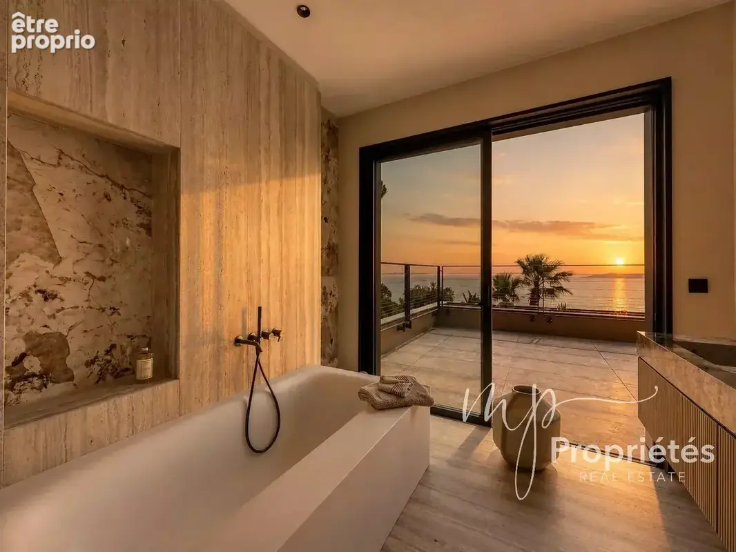 Rayol-Canadel-sur-Mer – Villa contemporaine d’exception vendue entièrement meublée –  six suites raffinées. Vue panoramique sur  - photo 33