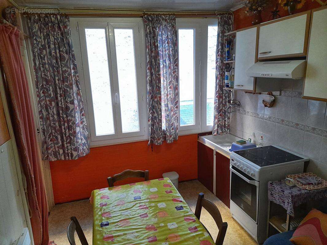 Appartement à EAUX-BONNES