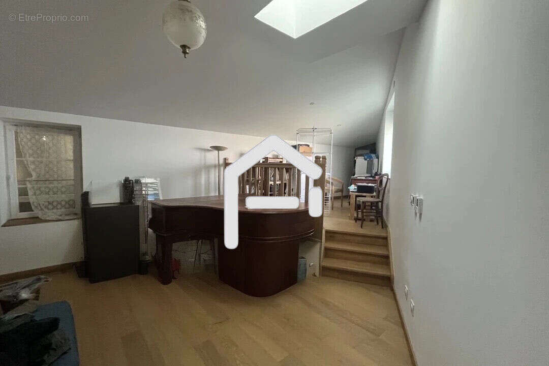 Maison à MOUTIERS-LES-MAUXFAITS