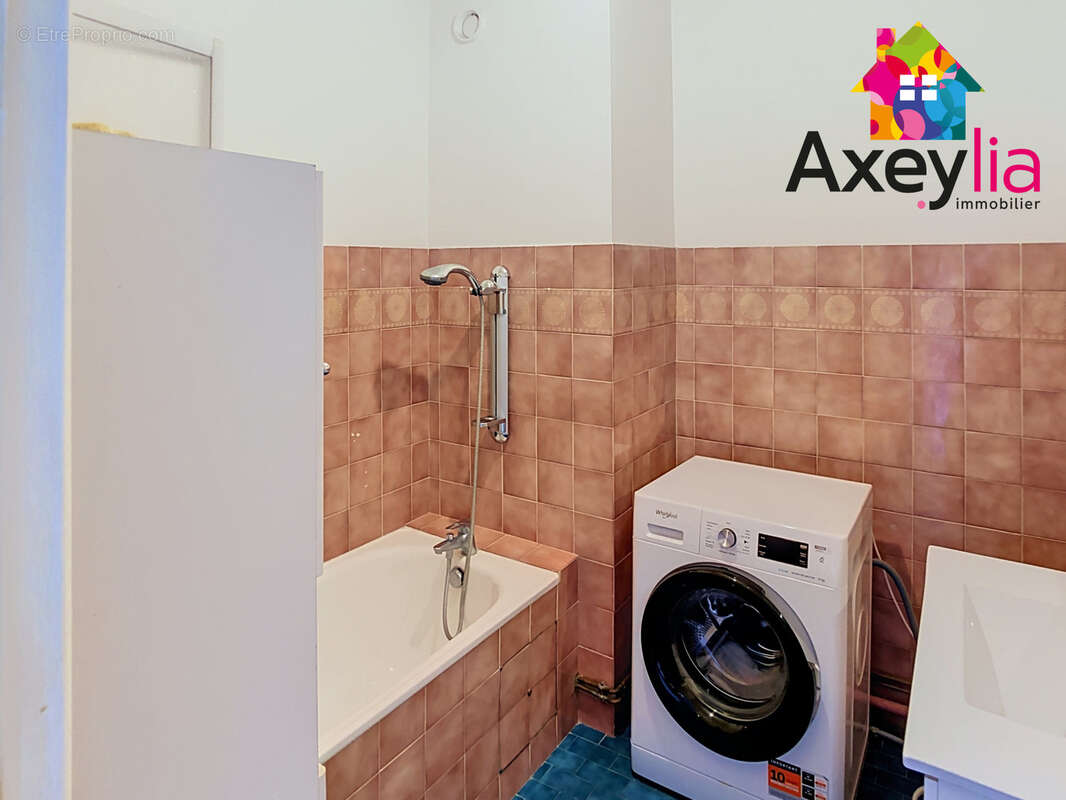A vendre - roanne - appartement plein centre avec vue degagee - photo 7