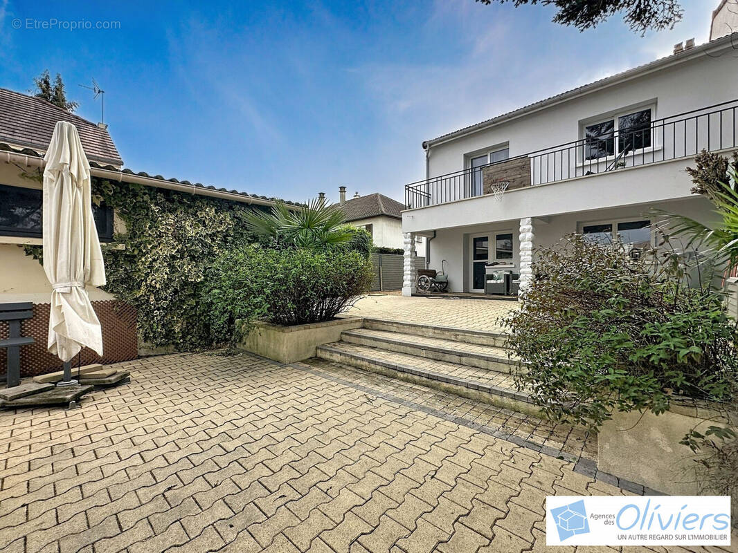 Maison à MAGNY-LES-HAMEAUX