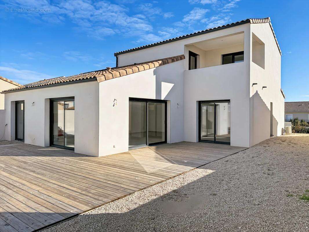 Maison à MONTBLANC