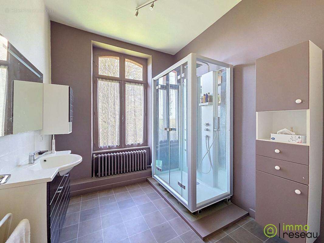 Maison à POURU-SAINT-REMY