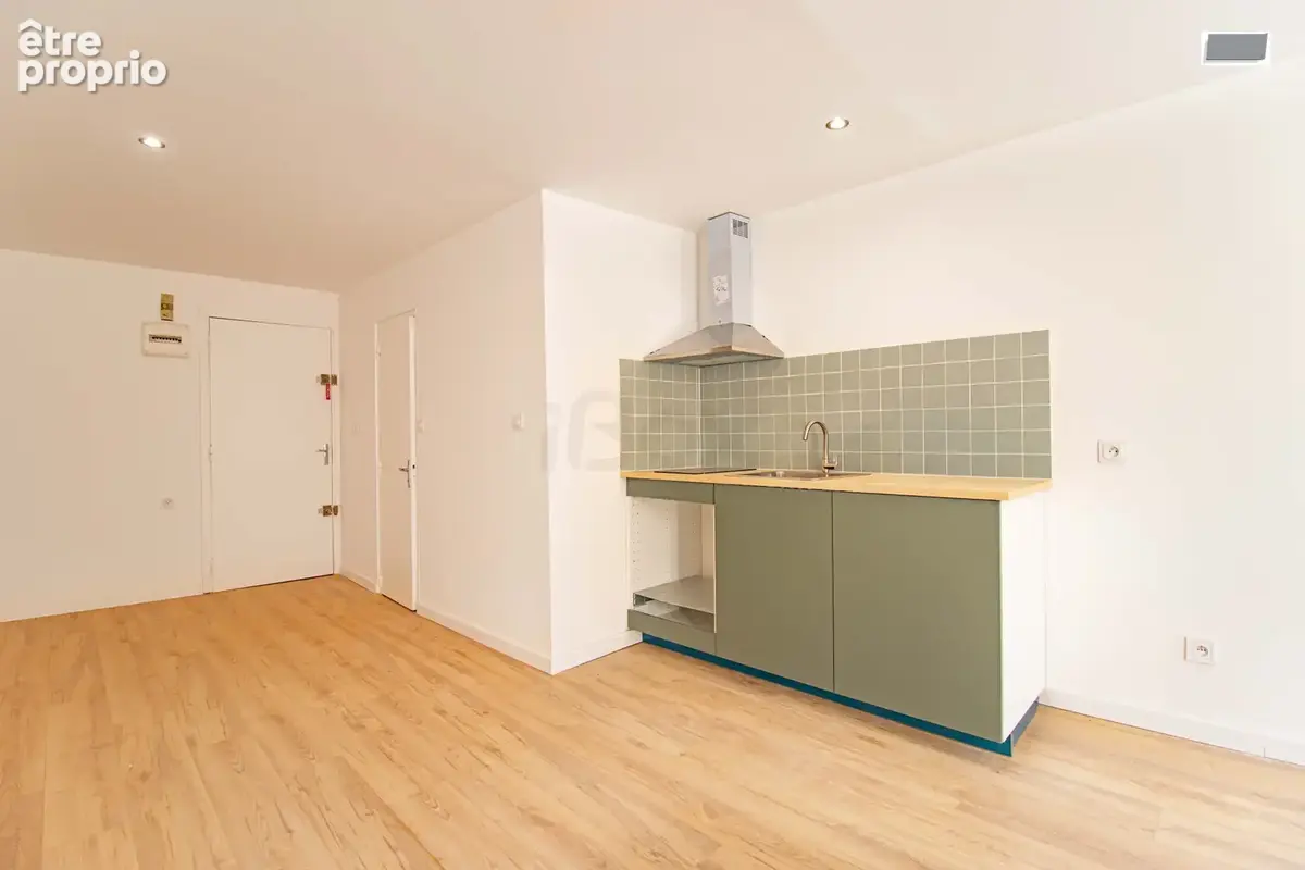 TOULON - CENTRE VILLE - Studio rénové 32 m2   À deux pas des Halles - photo 7