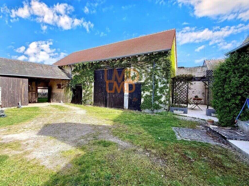 Maison à MEZIERES-EN-BRENNE