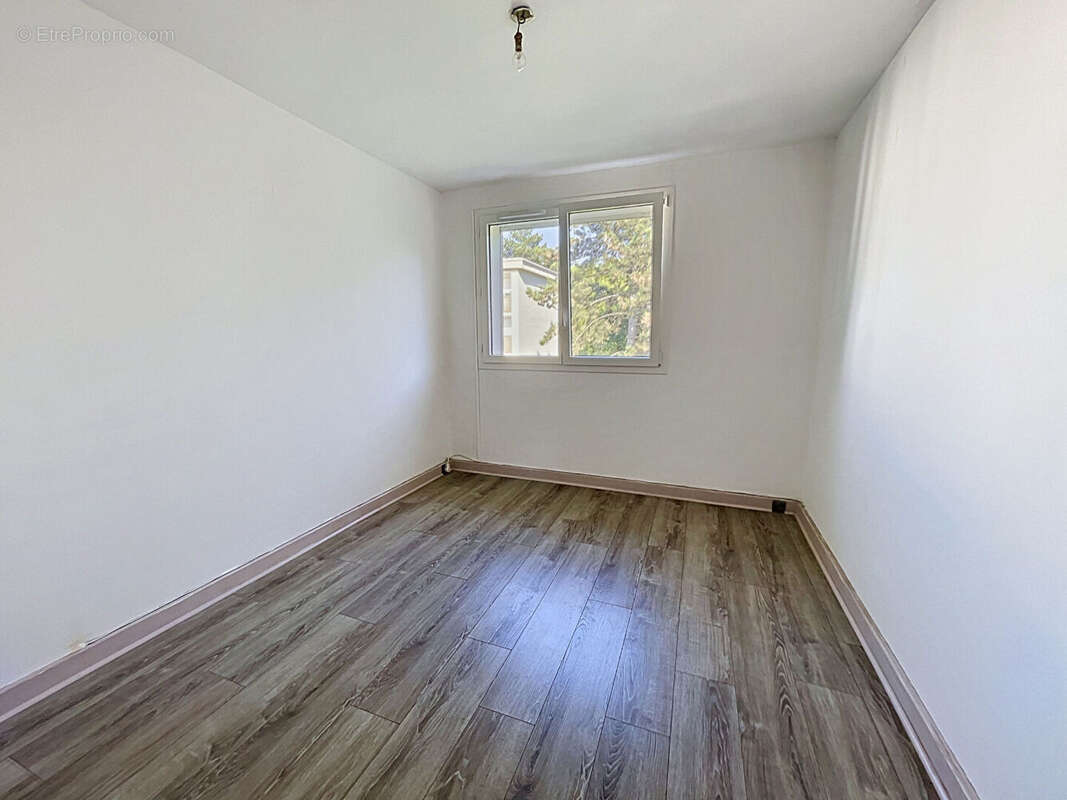 Appartement à SAINT-MICHEL-SUR-ORGE