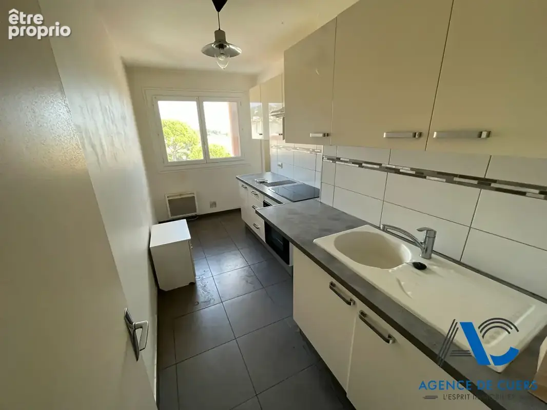 Appartement Cuers 3 pièce(s) 66 m2 - photo 3