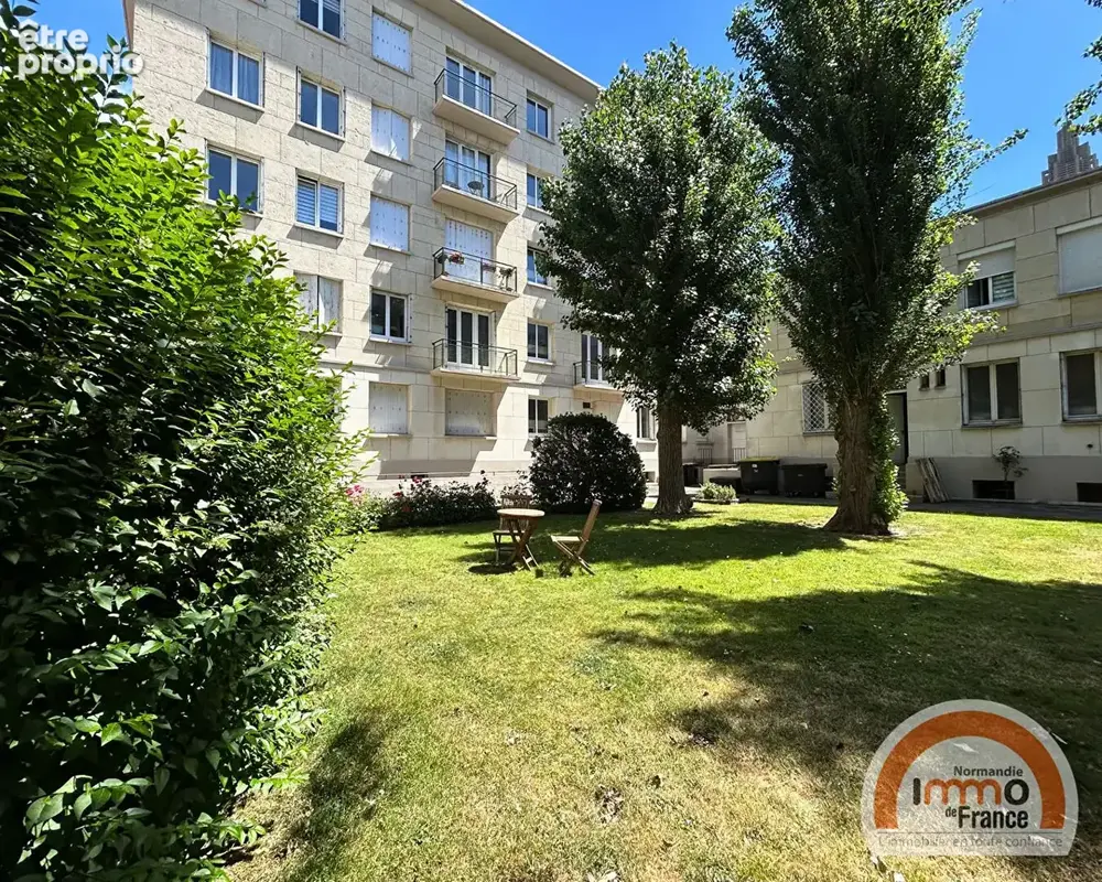 Appartement t3 avec balcon et parking collectif - proche square saint roch - photo 1