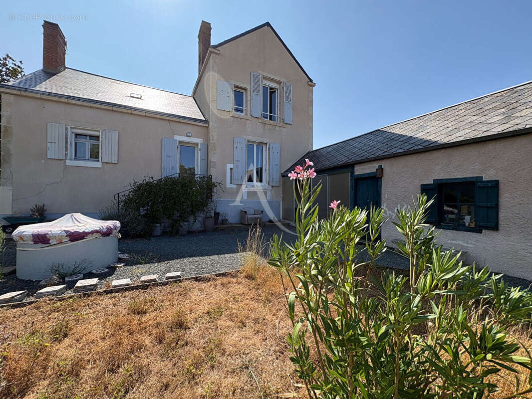 Maison 6 pièces - 3 chambres - LES VELLUIRE SUR VENDEE - photo 9