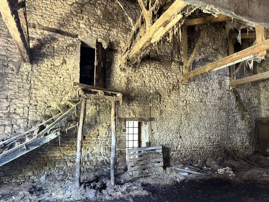 Maison à MAUPREVOIR