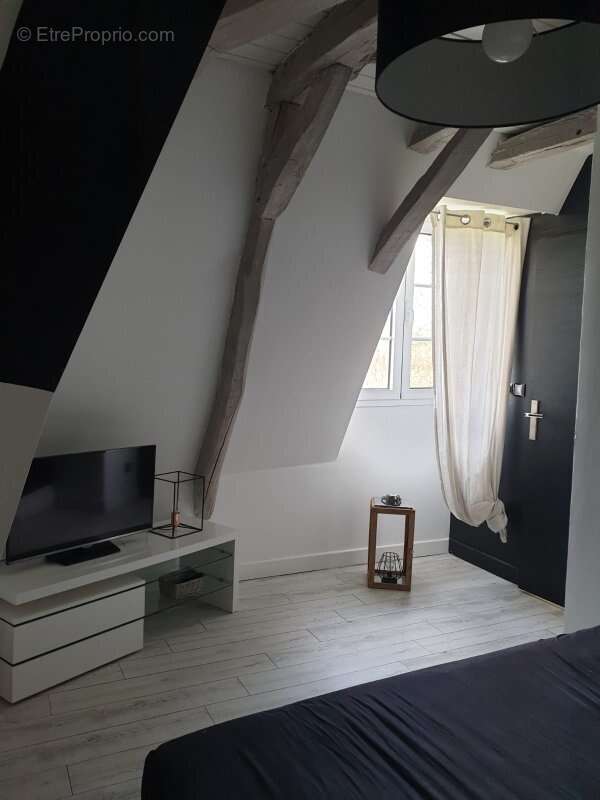 Maison à SAINT-PIERRE-DE-CHIGNAC