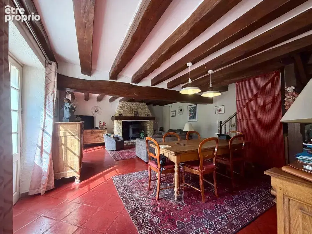 Maison en pierre sur 1,5 ha avec piscine, vie de plain-pied et atelier - photo 7
