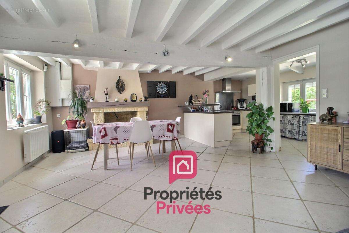 CHEVILLON SUR HUILLARD (45700) - Longère rénovée 130 m² habitables - 4 chambres - Terrain de 2 100 m² - photo 4