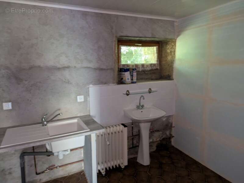 Locmalo en campagne jolie maison en pierre sous ardoise a renover de 3 pieces 90m² environ parcelle de 2569m² environ - photo 5