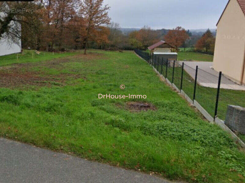 Terrain 2144 m² à Pommeuse  - photo 2