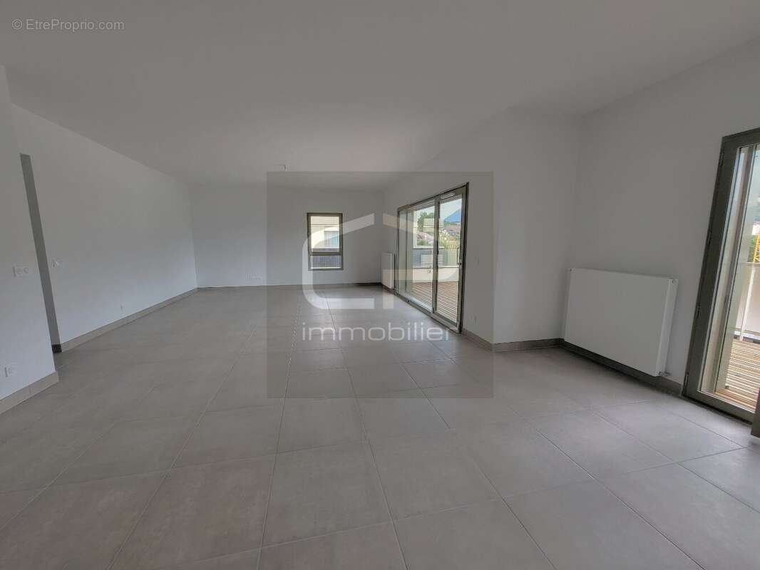 Annecy-le-Vieux  Appartement T4 dernier étage de 113 m² avec grande terrasse proche lac - photo 4
