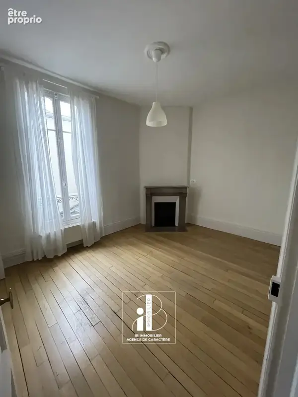 FONTAINEBLEAU- Appartement de charme de 130 m² face au Château de Fontainebleau - photo 5