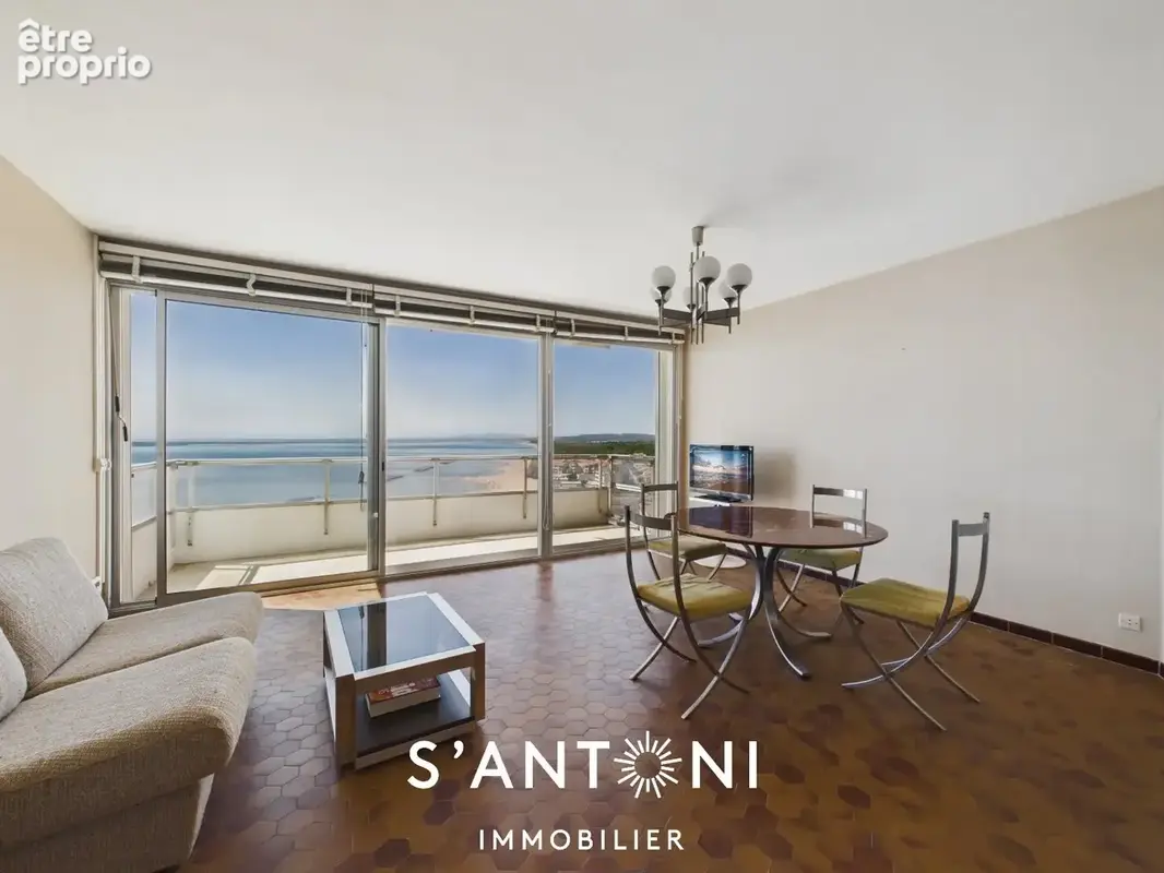 Vue mer panoramique à 180°  Rare T4 au 13ème étage avec parking privé - photo 4