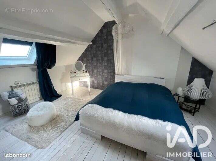 Maison 86 m² à La Chapelle-Saint-Ursin  - photo 3