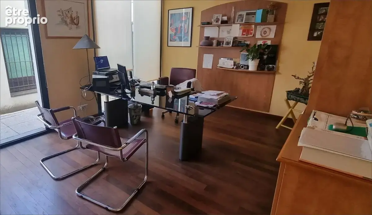 Locaux professionnels ou commerciaux de 213 m² à Nîmes - photo 6