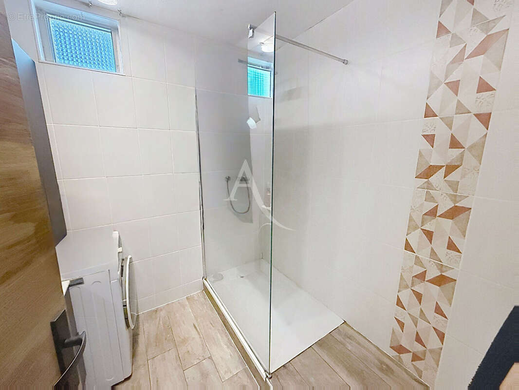 Pau, Appartement  T4 ,3 chambres avec caves,garage - photo 9