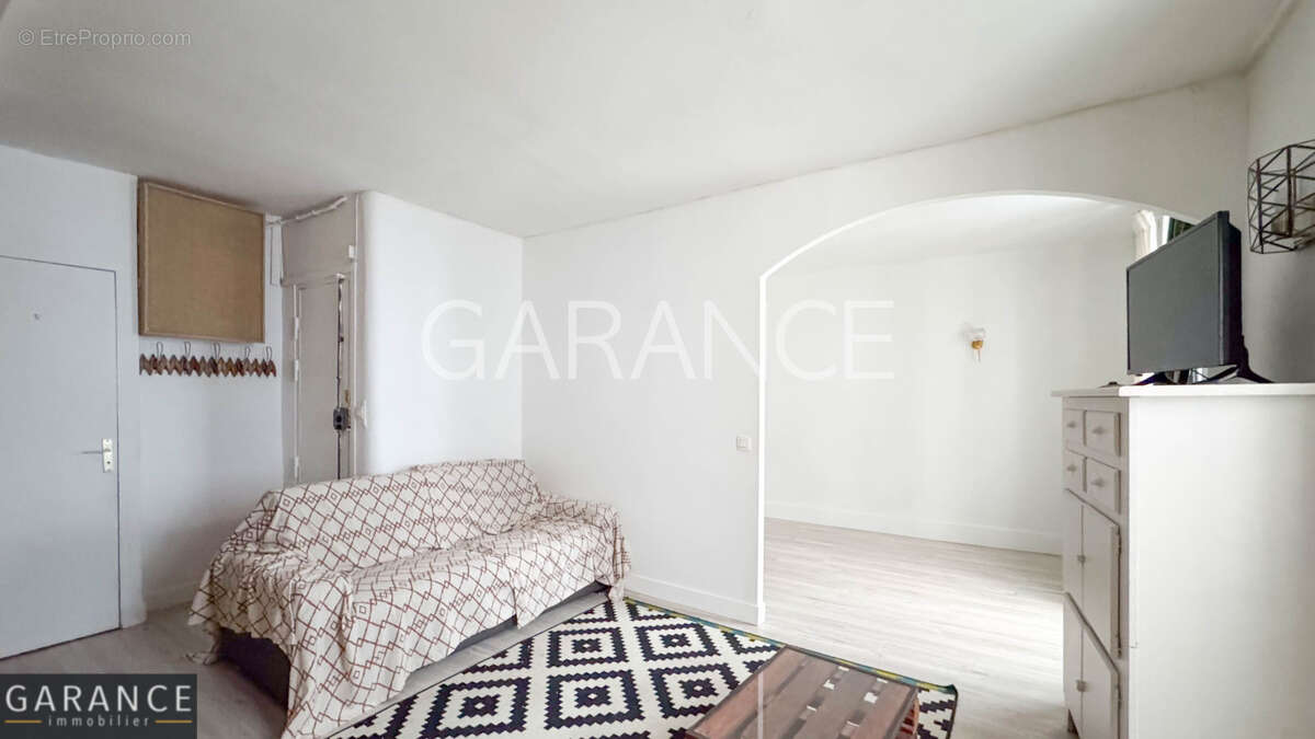 Appartement à PARIS-14E