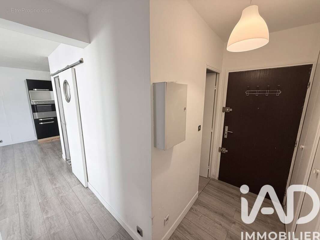 Photo 3 - Appartement à ROQUEFORT-LA-BEDOULE