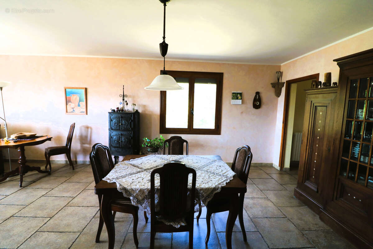 Maison à AURIGNAC