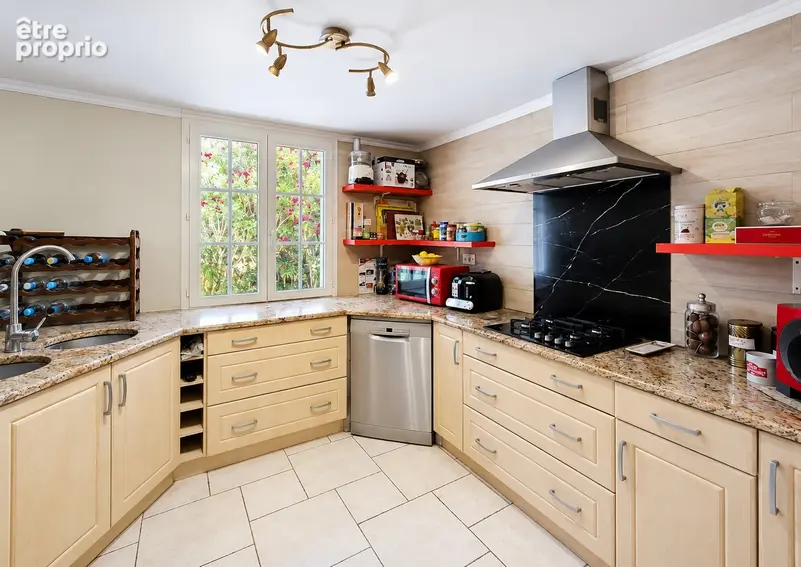 Maison 8 pièces / 200 m² / 499 000 EUR / PUGET-VILLE - photo 6