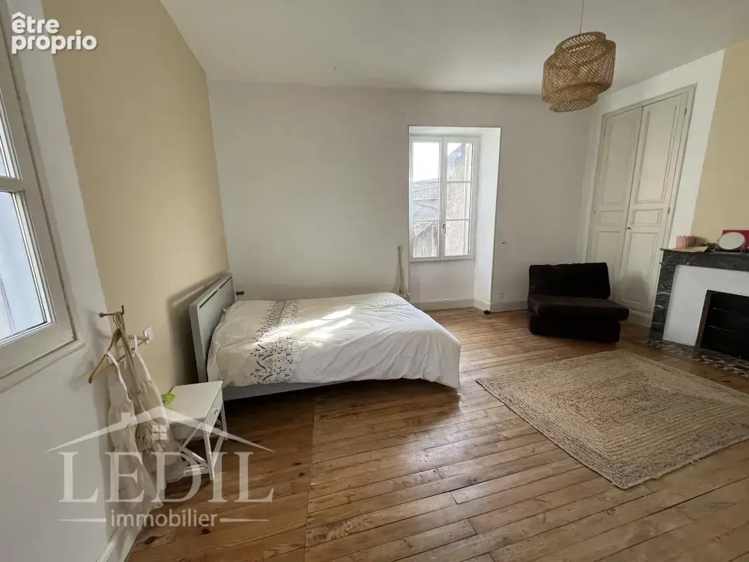 Grande maison de ville 5 ch avec extérieur clos - photo 8