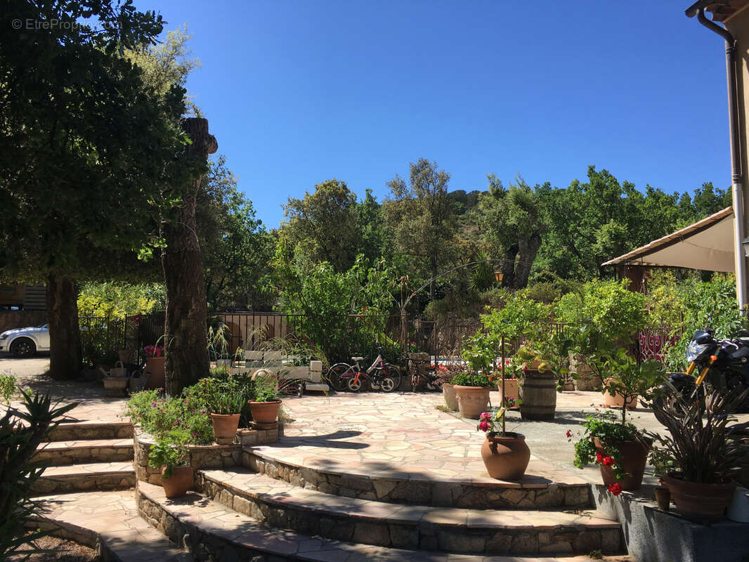 Maison à PLAN-DE-LA-TOUR