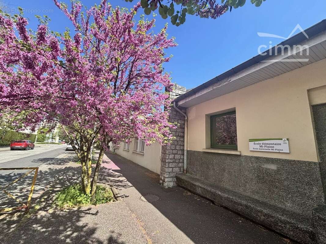 Appartement à MEYLAN
