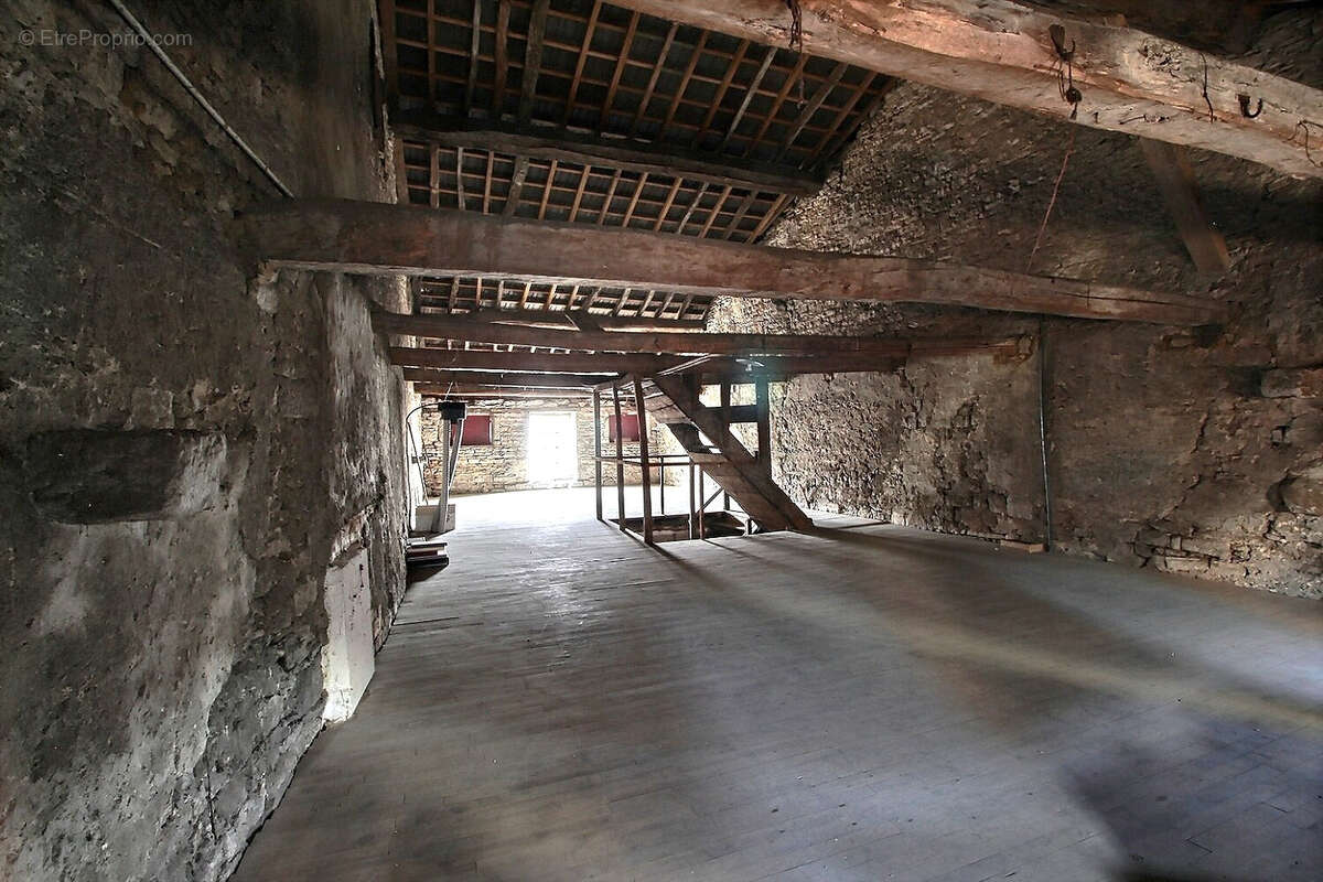 ST GENGOUX, maison de village 150 m² - photo 17