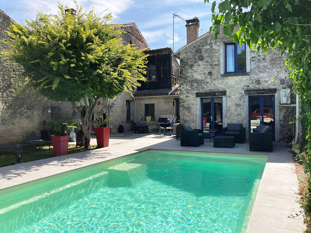 Maison à COULONGES-SUR-L'AUTIZE