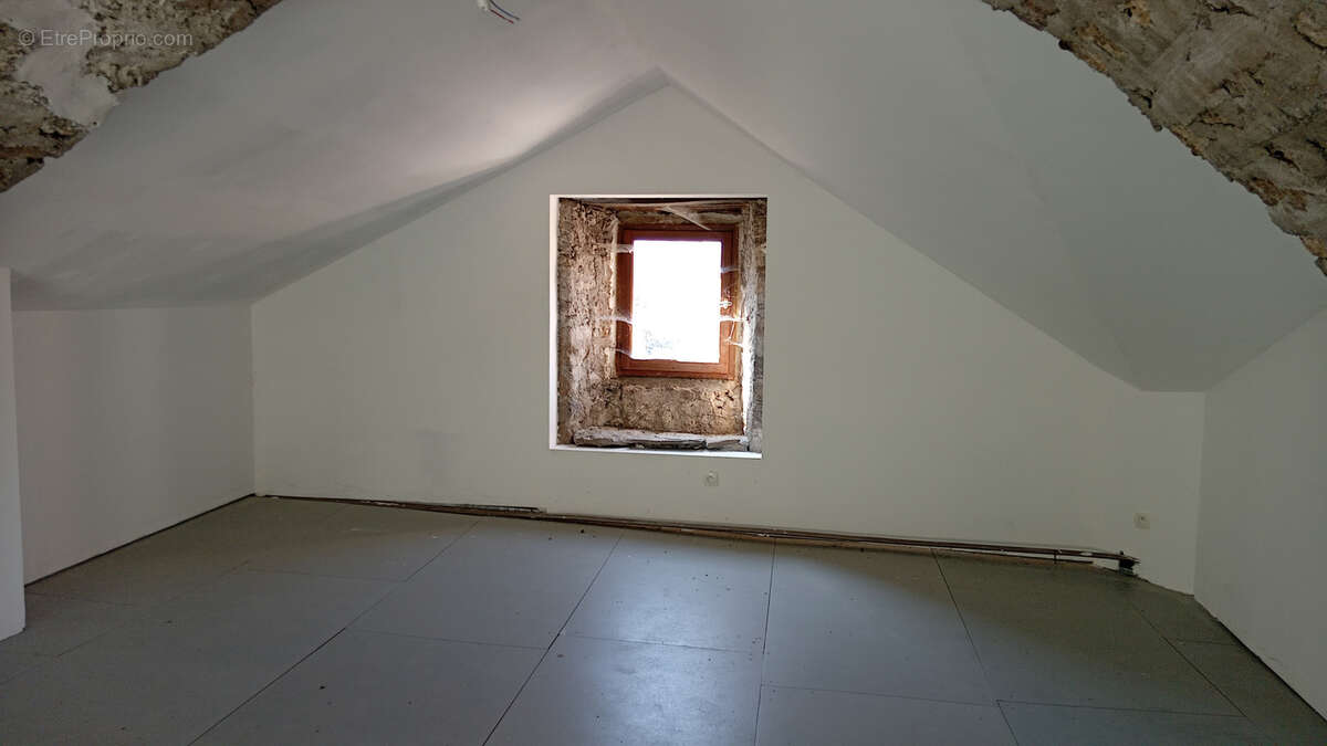 Maison à MOSTUEJOULS