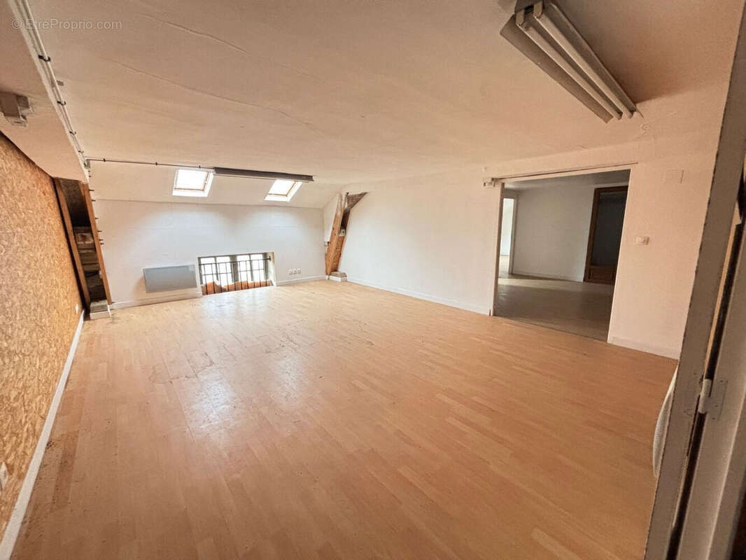 Commerce à FOURCHAMBAULT