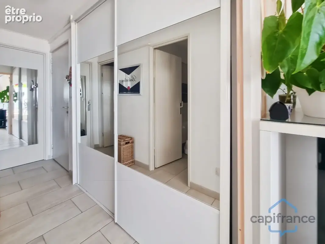 Appartement VUE MER en 1ère ligne, traversant et au DERNIER ETAGE - T2 rénové de 40m² + Terrasse - La GRANDE-MOTTE (34) - photo 10