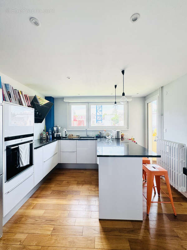 Mittelhausbergen beaux volumes pour ce 4/5 pièces avec balcons et garage - photo 2