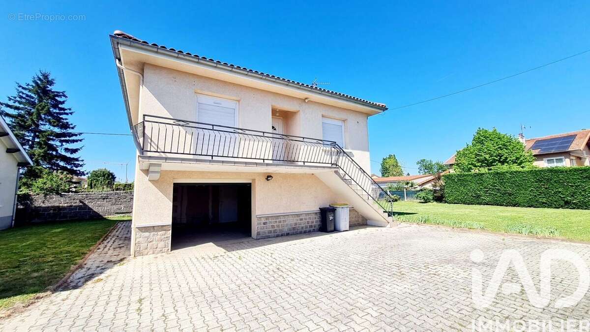 Photo 2 - Maison à SURY-LE-COMTAL