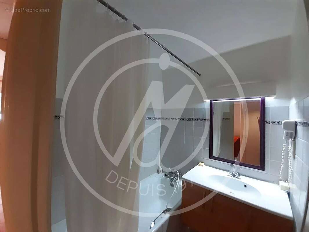 Studio meuble - residence avec piscine et acces mer - saint francois - photo 4